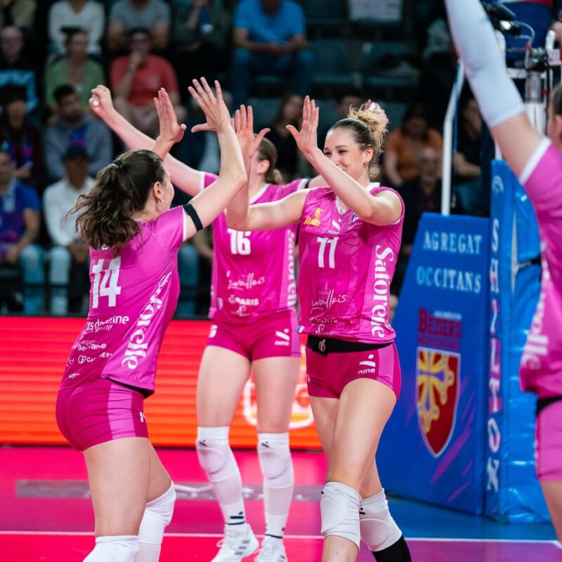 Des joueuses des Mariannes 92 célèbrent un point marqué