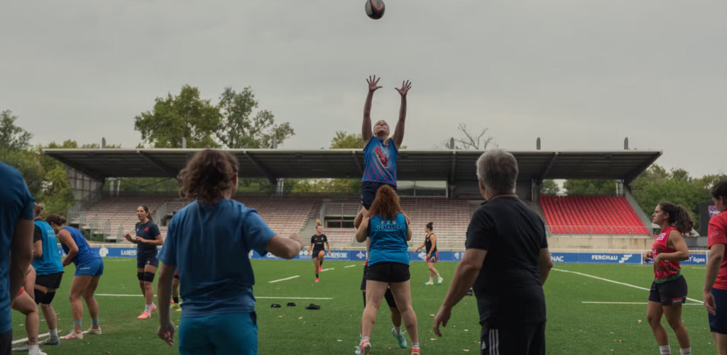 Les joueuses s'entraînent au stade Ernest Argelès