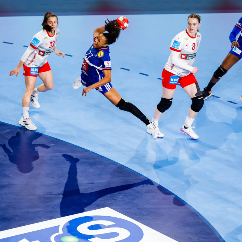 Extrait photo de la demi-finale de l'EURO 2024 de Handball entre le Dabemark et la France