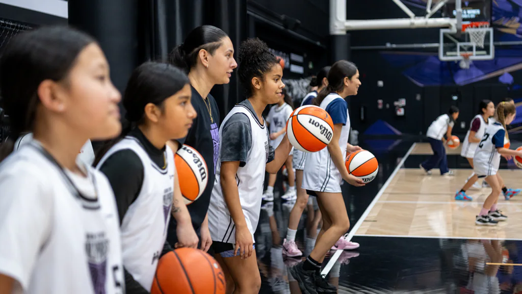 Girls play basketball thanks to She Plays On, a program of the Golden State Community Foundation supported by Kaiser Permanente